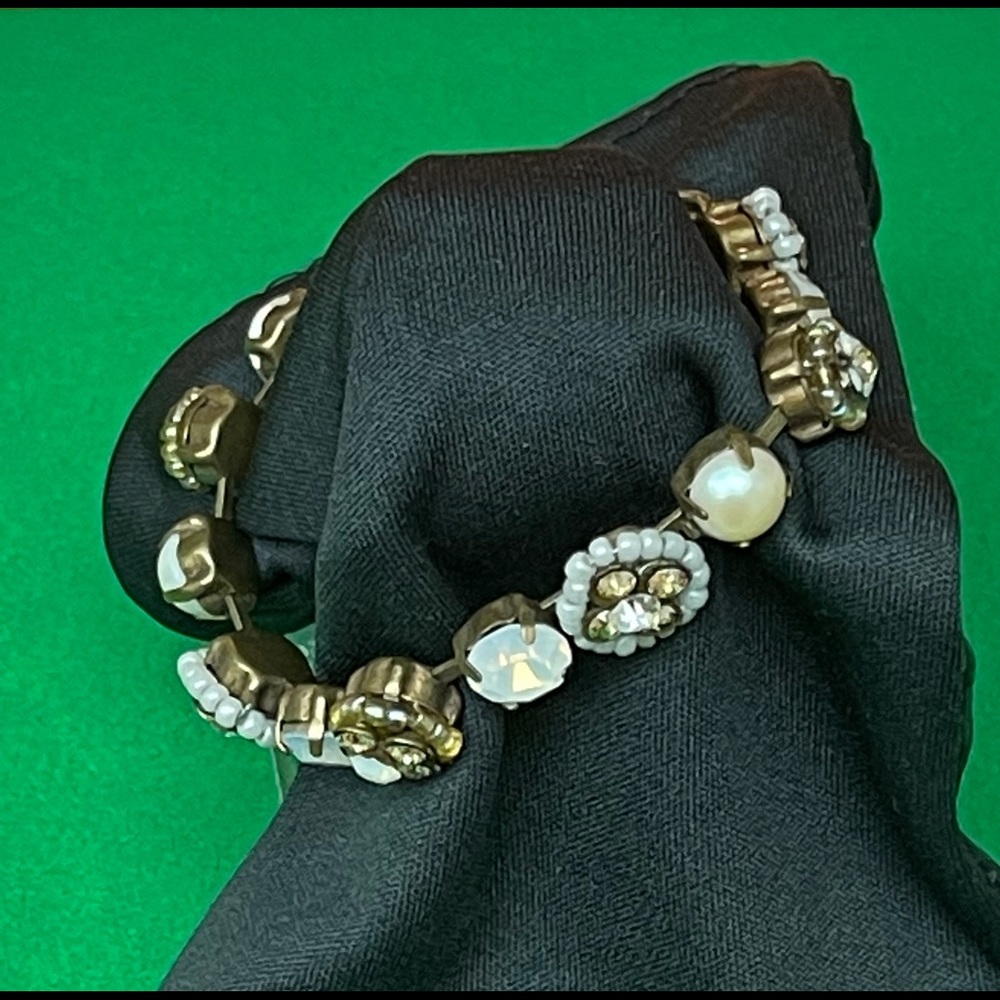 Cubic Fluorescent Off White Bracelet